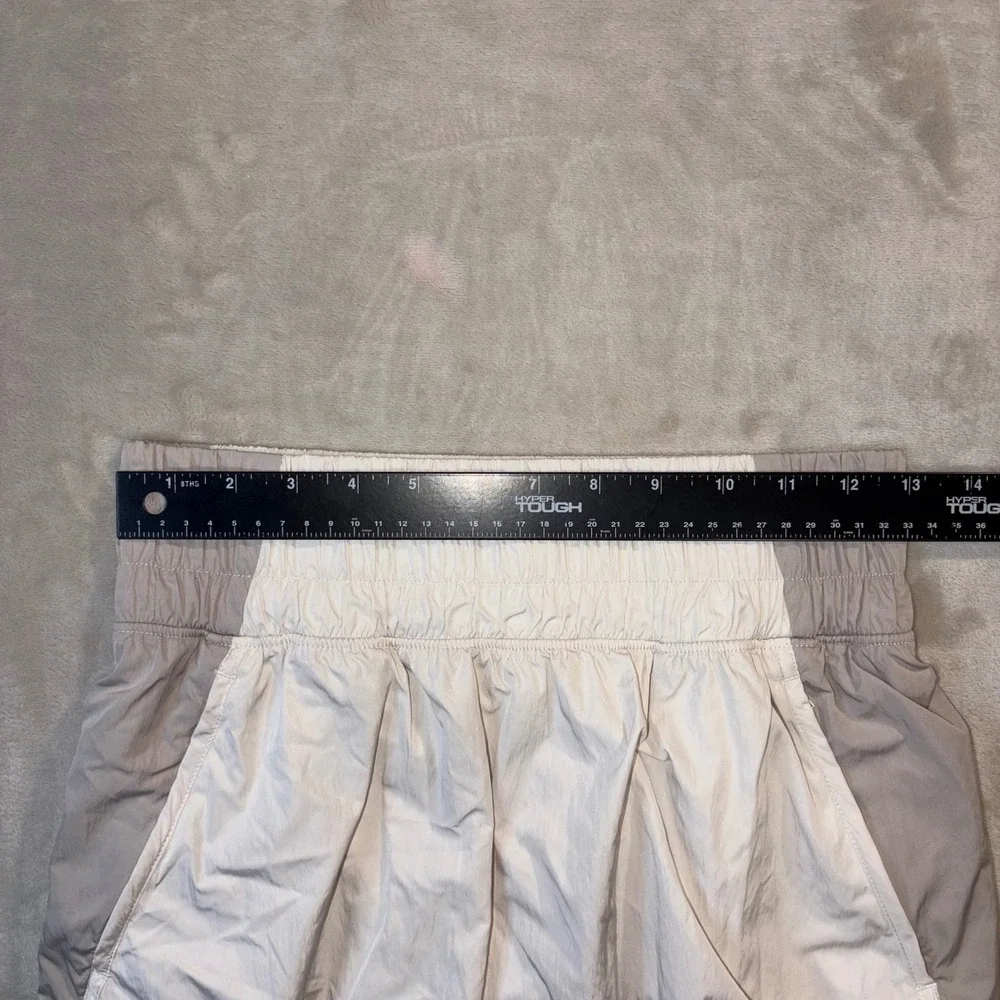 Yogalicious Radiant Color Block Bailey Skort Cream Taupe Smocked Waist Small